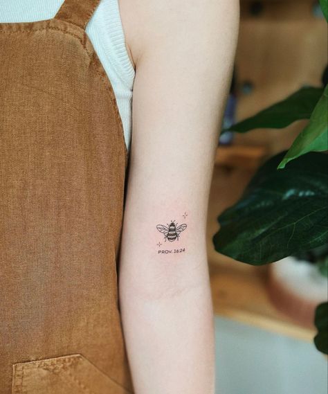 Sweeter Than Honey Tattoo, Proverbs 16 24 Tattoo, Honey Tattoo Ideas, Honey Bee Tattoo Ideas, Bee Tattoo Meaning, Honey Tattoo, Honey Bee Tattoo, Honeycomb Tattoo, Scripture Tattoos