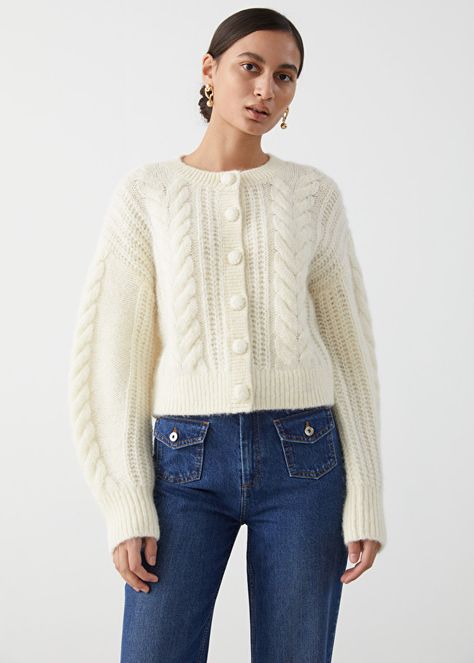 Cropped Cable Knit Cardigan - White - Cardigans - & Other Stories Women Knitted Sweater, Capsule Wardrobe Basics, Best Cardigans, Short Blanc, Knitwear Trends, Outwear Fashion, Capsule Wardrobe Essentials, Knit Structure, Oversize Pullover