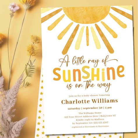 Yellow Baby Shower Invitations, Summer Baby Shower Themes, Baby Shower Oso, Sunshine Baby Shower Invitations, Boho Sunshine, Bebe Shower, Sunshine Baby Shower, Happy Yellow, Sunshine Baby Showers