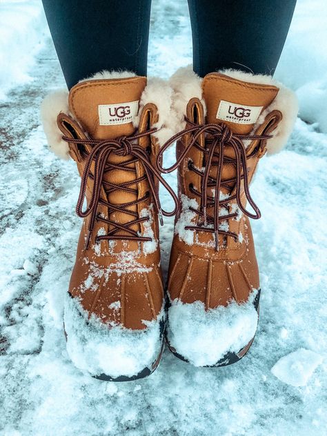 Patagonia Down With It Parka Review Ugg Snow Boots Adirondack Outfit, Canadian Winter Boots Women, Ugg Adirondack Boots Outfit Winter, Winter Outfits Outdoor Cold Weather, Canadian Winter Boots, Duckfeet Boots Outfit, Cold Weather Shoes Women, Best Winter Boots Women, Snow Boots Women Outfits