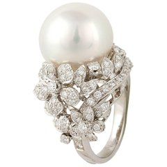 Ella Gafter South Sea Pearl and Diamond Ring Pearl Cocktail Ring, Jar Jewelry, Fine Pearl Jewelry, Diamond Bracelet Design, Diamond Cluster Earrings, Vintage Cocktail Ring, Diamond Cocktail Ring, Pearl And Diamond Ring, Pearl And Diamond Earrings