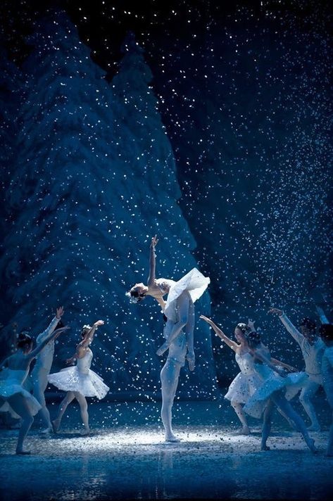 The Nutcracker Snowflakes, Snowflakes Nutcracker Ballet, Christmas Wallpaper Nutcracker Ballet, Christmas Ballet Wallpaper, Ballet Christmas Wallpaper, The Nutcracker Aesthetic Wallpaper, Nutcracker Christmas Wallpaper, The Nutcracker Wallpaper, Ballet Wallpaper Aesthetic