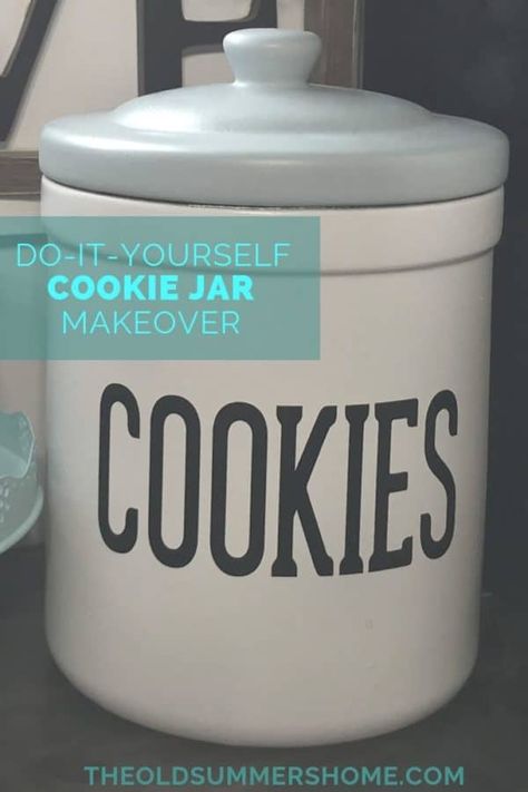 The Old Summers Home Up-cycled cookie jar, the perfect way to refresh your kitchen countertops! Cookie Jar Decorating Ideas, Cookie Jar Ideas, Diy Cookie Jar, Jar Decorating Ideas, Personalized Cookie Jar, Cookie Jar Gifts, Can Upcycle, Paint Cookies, Ceramic Cookie Jar