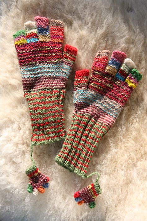 Knitted Mittens, Cotton Gloves, Crochet Gloves, Wrist Warmers, Knit Mittens, Bag Crochet, Knitted Gloves, Knitting Inspiration, Peta