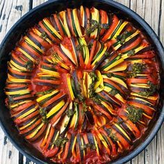 Easy Ratatouille Recipes, Ratatouille Recipe, Plats Healthy, Decorações Com Comidas, Pellet Grill, Idee Pasto Sano, Squash Recipes, Super Healthy, Healthy Side Dishes