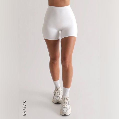 Athleisure Fits, White Biker Shorts, 2020s Fashion, Lululemon Biker Shorts, White Bike, White Spandex, Biker Shorts Outfit, My Outfit, Spandex Shorts