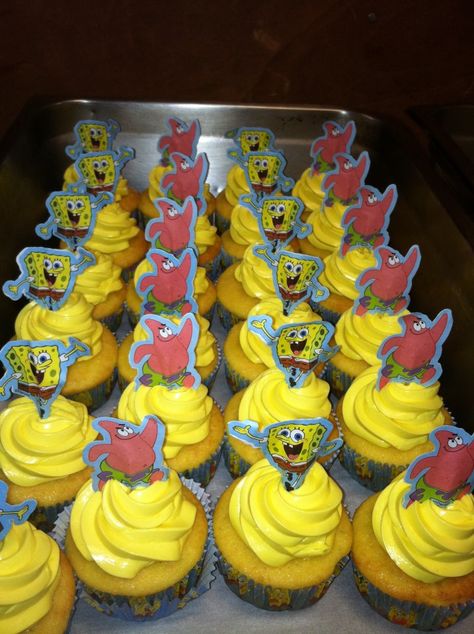 Spongebob Cupcakes Ideas, Sponge Bob Dessert Table, Spongebob Squarepants Cupcakes, Small Spongebob Cake, Sponge Bob Cupcakes, Sponge Bob 16th Birthday Cake, Birthday Surprise Kids, Spongebob Squarepants Cake, Sponge Bob Square Pants