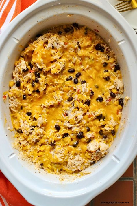 Mexican Chicken And Rice Crockpot, Crock Pot Rice Recipes, Chicken Rice Slow Cooker, Southwest Chicken And Rice, Crockpot Rice Recipes, Rice Crockpot, Chicken And Rice Crockpot, Rice In Crockpot, Crockpot Mexican Chicken