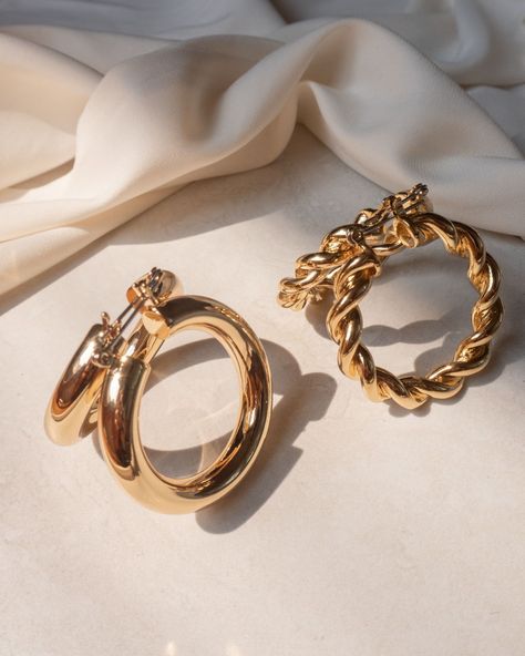 Gold Accessories Aesthetic, Everyday Gold Jewelry, Dreamy Jewelry, Sivan Ayla, Vintage Glasses Frames, Jewellery Aesthetic, Daily Wear Jewellery, Trendy Jewerly, 9 Am