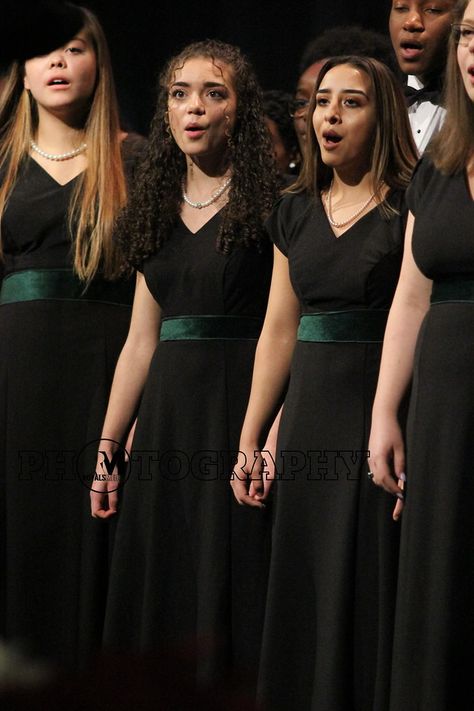 Choir Uniforms, Choir Dresses, Dresses Church, Church Choir, Christmas Concert, Uniform Fashion, Long Gown, Choir, On Stage