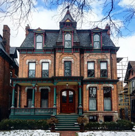 Victorian Library Exterior, Old Library Exterior, Victorian Brick House, Modern Victorian Farmhouse, Victorian Architecture Interior, Victorian Library, Mansion Plans, Light Brick, Victorian House Plans