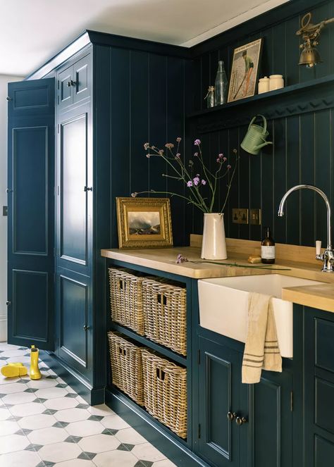 Kitchen Neptune, Utility Toilet, Neptune Kitchens, Utility Boot Room, Neptune Kitchen, Boot Room Utility, Kitchen Utility Room, Small Utility Room, Utility Room Designs