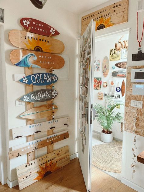 Surf Room Ideas, Surf Bedroom, Decoration Surf, Surfer Room, Surf Room Decor, Deco Surf, Beachy Room Decor, Beach Room Decor, Surf Room