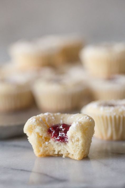 These Mini Raspberry Almond Tarts are the perfect sweet buttery little bites! Great for brunches or baby showers because they can be made ahead. Almond Tarts With Jam, Almond Tarts, Strawberry Tarts, Mini Tart Recipes, Almond Muffins, Almond Tart, Jam Tarts, Afternoon Tea Recipes, Raspberry Cookies