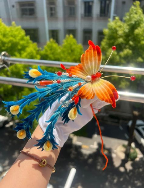 Pipe Cleaner Art, Clean Flowers, Pipe Cleaner Flowers, Flower Bouquet Diy, Pipe Cleaner Crafts, Diy Crafts Paper Flowers, Origami Crafts Diy, Fabric Flowers Diy, Flower Diy Crafts