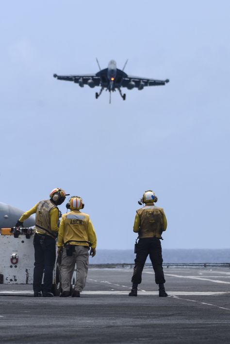 Ea 18g Growler, Navy Pilot, Uss Theodore Roosevelt, Communication Specialist, Jet Fighter Pilot, Naval Aviator, Uss Nimitz, Navy Aircraft Carrier, Super Hornet