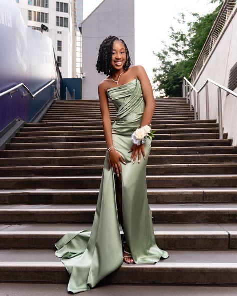 Closed Back Prom Dress, Junior Prom Dresses Black Women, Prom Dresses 2025, Prom Dresses 8th Grade, Light Green Prom Dress, Prom Slay, Prom Season, Junior Prom, Prom Dresses Black Girls Slay