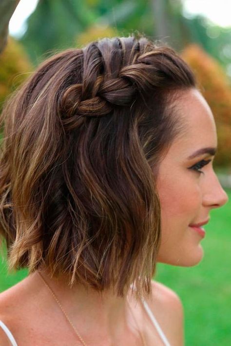 From completely down to half-up to swept up, these hairstyles are our holiday party inspiration. Your friends and family won’t believe you did these incredible hairstyles at home. ’Tis the season to look fabulous. #christmas #holidaypartyhairstyles #shorthairhairstyles #cutehairstyles #southernliving Boho Wedding Hair, Cute Braided Hairstyles, Short Wedding Hair, Penteado Cabelo Curto, Braided Hairstyles For Wedding, Short Hairstyle, Short Hair Updo, Braids For Short Hair, Everyday Hairstyles