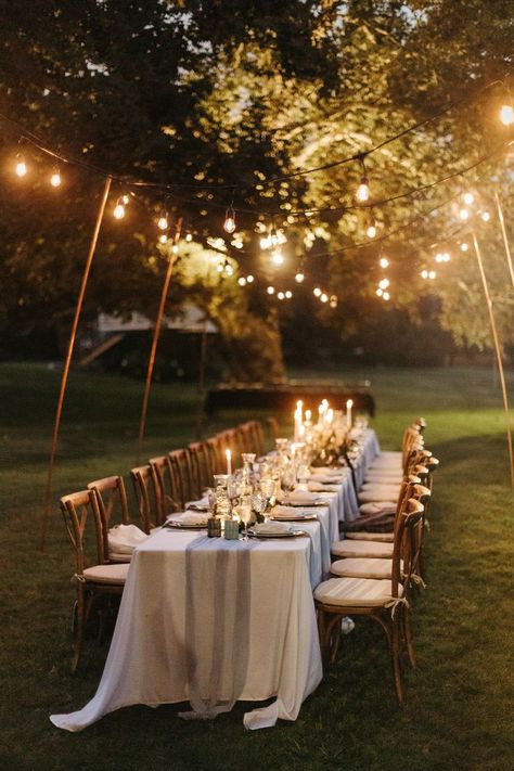 cozy dinner table outside Intimate Wedding Dinner, Backyard Wedding Food, Dinner Tablescape, Long Table Wedding, Small Backyard Wedding, Engagement Dinner, Wedding Backyard Reception, Backyard Reception, Backyard Birthday