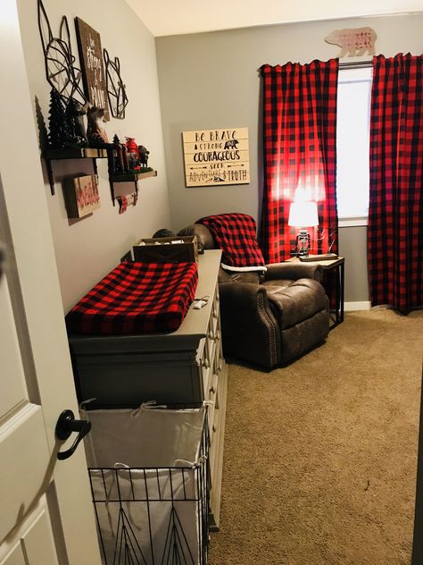 Buffalo plaid nursery Buffalo Plaid Nursery, Plaid Nursery, Baby Room Neutral, Baby Nursery Neutral, Trendy Baby Nursery, Baby Boy Room Nursery, Nursery Room Boy, Rustic Nursery, Rooms Ideas