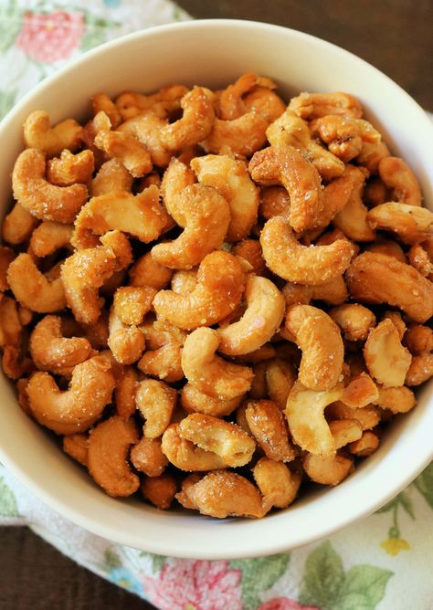 Honey Roasted Cashews Recipe, Honey Roasted Cashews, Cashew Recipes, Honey Roasted Peanuts, Peanut Recipes, Clam Recipes, Roasted Cashews, Nut Recipes, Roasted Nuts