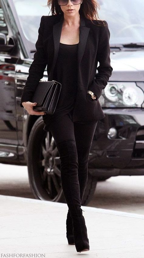 All Black Outfits For Women, Interview Outfits, Laura Bailey, Victoria Beckham Style, Trendy Business Casual, Chique Outfits, Artist Outfit, All Black Outfit, Dress For Success