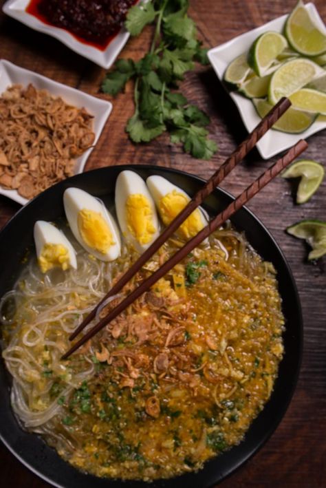 Myanmar Mohinga (Fish base Soup with Rice Noodles) Myanmar Recipes, Burmese Food, Rice Vermicelli, Fish Stew, National Dish, Fried Onions, Rice Noodles, Delicious Soup, Burmese