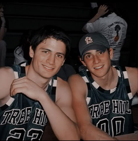 One Hill Tree, Nathan Scott One Tree Hill, James Lafferty One Tree Hill, Julian Baker One Tree Hill, Jake One Tree Hill, Nathan Scott Wallpaper, Nathan Scott Aesthetic, Nathan One Tree Hill, One Tree Hill Aesthetic