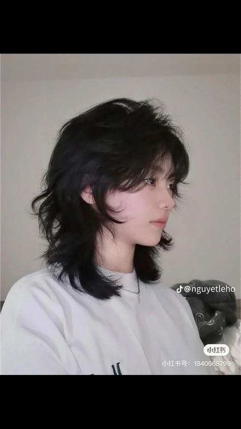 Hash Cut Hair, Female Wolfcut, Multilayered Haircut, Asian Haircuts Female, Wolf Haircut Medium Length, Wolf Cut Asian, Korean Wolfcut, Long Jellyfish Haircut, Fem Mullet