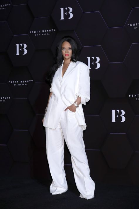 Rihanna Street Style, Looks Rihanna, Rihanna Outfits, Rihanna Looks, Rihanna Style, White Suit, All White Outfit, Rihanna Fenty, Looks Street Style