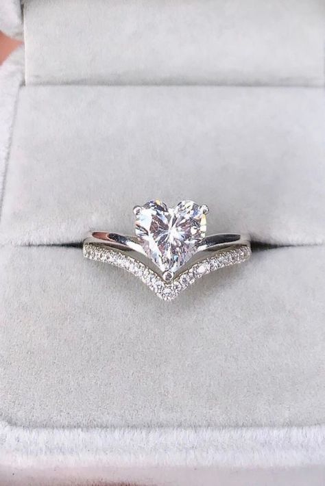 Girlfriend Rings Promise, Promise Rings Stackable, Rings Promise Girlfriend, Promise Rings Ideas, Cute Promise Rings Girlfriends Silver, Heart Shaped Diamond Engagement Ring With Wedding Band, Heart Engagement Rings Set, Coquette Wedding Ring, Promise Rings For Her Girlfriends