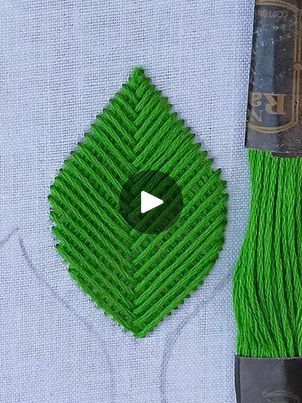 Basic Embroidery Designs, Leaf Design Embroidery, Basic Embroidery, Embroidery Leaf, Embroidery Lessons, Embroidered Leaves, Hand Embroidery Tutorial, Embroidery Tutorial, Hand Work Embroidery