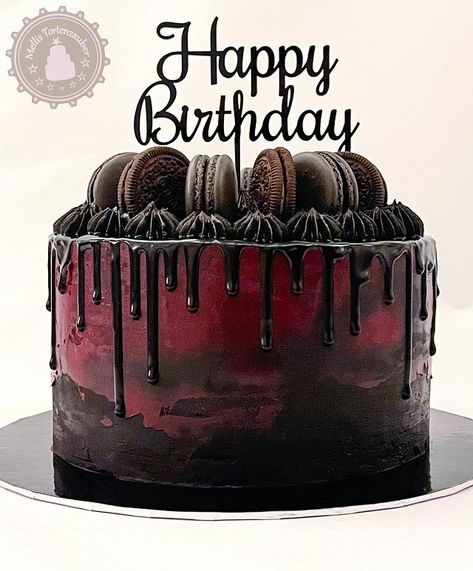 Her favorite color is black. So she got this black drip cake for her birthday. Inside is a Oreo filling Black Drip Cake, 30th Birthday Cakes For Men, Red Birthday Cakes, Oreo Filling, 12th Birthday Cake, Bachelorette Cake, 25th Birthday Cakes, Cake For Her, New Birthday Cake