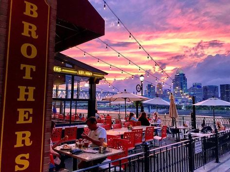 Pink and purple sunset over Cincinnati Skyline, seen from Brothers restaurant in Newport KY Kentucky Restaurants, Newport Ky, Cincinnati Restaurants, Southern Living Plants, How To Book A Cruise, River Boat, Ride On, Great View, Places To Eat