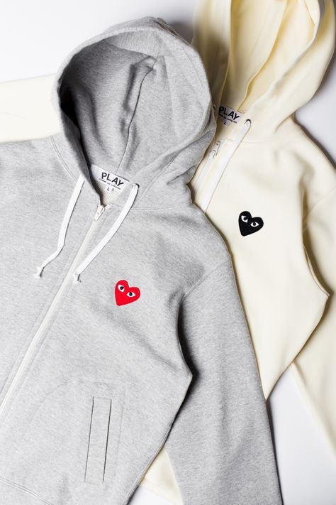 Comme des Garcons Play Women's Comme Des Garcons Play Outfit, Comme Des Garcons Outfit, Comme Des Garcons Hoodie, Work Wear Spring, Commes Des Garcons, Comme Des Garcons T Shirt, Birthday Dinner Outfit, Play Outfit, Comme Des Garcons Shirt