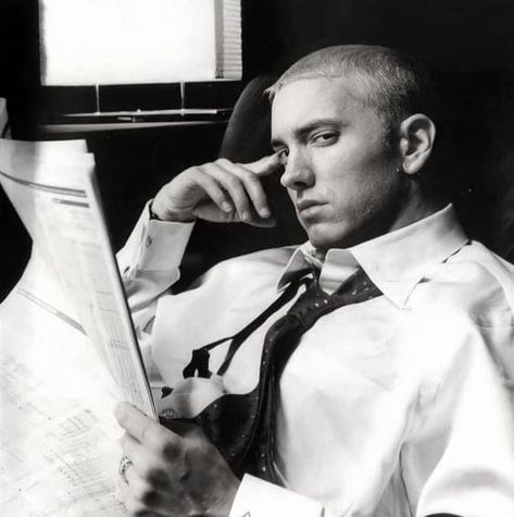 Twitter Men, Rapper Eminem, Eminem Funny, The Slim Shady, Eminem Wallpapers, Real Slim Shady, Eminem Photos, Eminem Rap, The Real Slim Shady