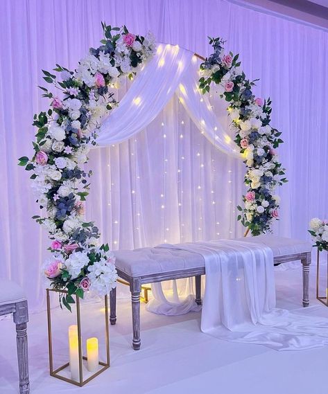 Stage Engagement Decoration, Engagements Decor Ideas, Decorating Ideas For The Engagement, Engagement Table Ideas Decor, Diy Wedding Backdrop Ideas, Stage Decorations For Engagement, Weeding Stages Decoration, Desi Engagement Decor, White Stage Decoration Wedding