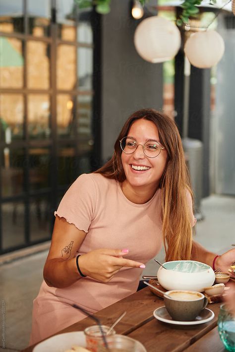 Cafe Photography People, Cafe People Photography, People Sitting In Cafe, People Having Coffee, Home Basement Bar, Coffee Shop Quotes, Busy Cafe Photography, Coffee Bar Essentials, Coffee House Interiors