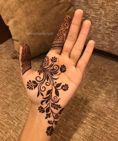 40+ Desigend Mehndi in Urdu Culture of centrl asia India Pakistan Turkish Africa Arab Countries Wedding Eid Speical #mehndi #henna #wedding #hennaart #hennaartist #mehndidesigns #hennatattoo #mehendi #mehndidesign #hennadesign #mehndiartist #hennadesigns #mehndiart #bride #bridalhenna #hennainspire #art #hennalove #indianwedding #bridalmehndi #bridal #mehandi #love #hennawedding #pakistaniwedding #hennainspo #mehndilove #whitehenna #mehndibride #hennainspiration #fashion #wedding #aesthetic Plain Mehendi Designs, Simple Elegant Mehandi Designs, Plain Mehndi Design, Simpal Mehndi Designs Front Hand, Mhndi Dsgns Aesthetic, Simpal Mehandi Designs For Hands, Black Mehandi Designs, Henna Station, Wedding Buns