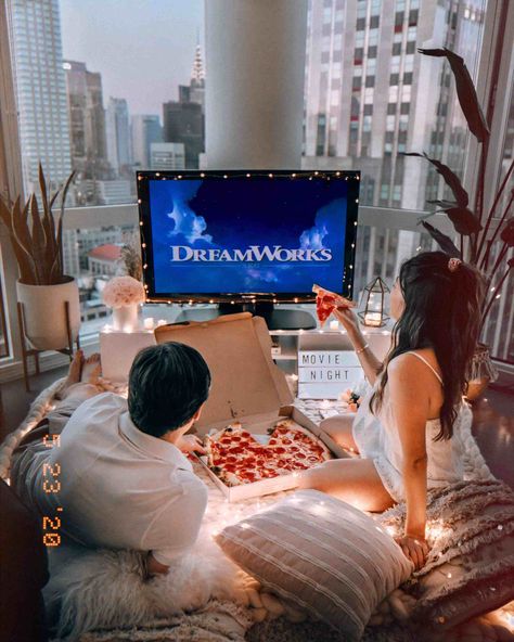 Couples Movie Night, Happy New Year Eve, Photoshoot Ideas At Home, Dream Dates, Dreamworks Movies, Cute Date Ideas, New Year Eve, Night Couple, Romantic Night