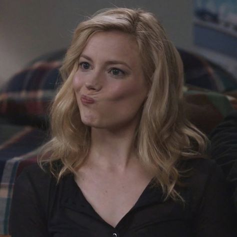 nbc community, britta perry, gillian jacobs Community Britta, Britta Community, Britta Perry, Queer Platonic, Danny Pudi, Gillian Jacobs, Community Tv Show, Gillian Jacob, Community Tv