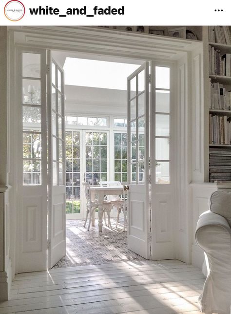 Interior French Doors With Sidelights, French Doors With Sidelights, White French Doors, White Interior Doors, Glass French Doors, Style Deco, French Doors Interior, White Room, French Door