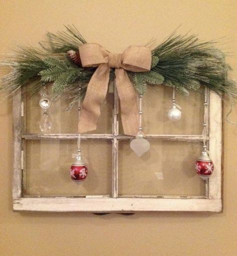 Diy Old Window Christmas Ideas, Old Window Ideas For Christmas, Window Frame Christmas Ideas, Christmas Window Frame Decorations, Antique Window Christmas Decor, Old Window Christmas Decor Ideas, Decorating Old Window Frames For Christmas, Window Pane Ideas Wall Decor Christmas, Window Frame Wreath