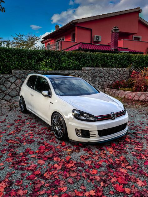 Mk6 Gti Wallpaper, Vw Golf Mk6 Gti, Vw Polo Modified, Golf 6 Gti, Mk6 Golf, Vw Polo Gti, Vw R32, Luxury Car Photos, Volkswagen Golf Mk1