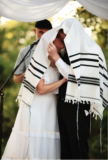 Under the tallit Jewish Customs, Jewish Wedding Traditions, Jewish Marriage, Jewish Wedding Ceremony, Jewish Culture, Prayer Shawl, Wedding Kiss, Jewish Wedding, A Prayer