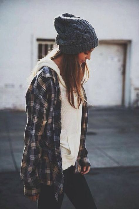 : Outfit With Flannel, Wander Outfit, Skater Girl Style, Estilo Hipster, Beanie Outfit, Hipster Fashion, Inspired Outfits, 가을 패션, Looks Style