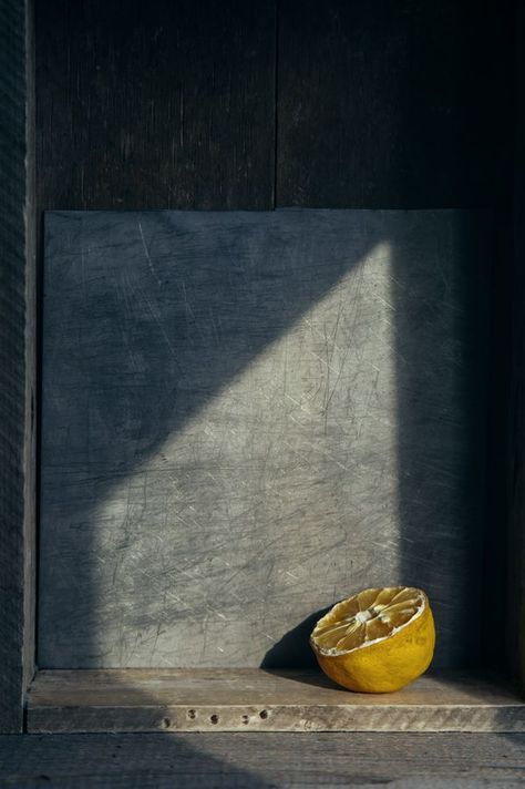 Light And Shadow Photography, Still Life Pictures, Art Still Life, Food Art Photography, Still Life Images, Shadow Photography, Still Life Photos, Still Photography, Shadow Art