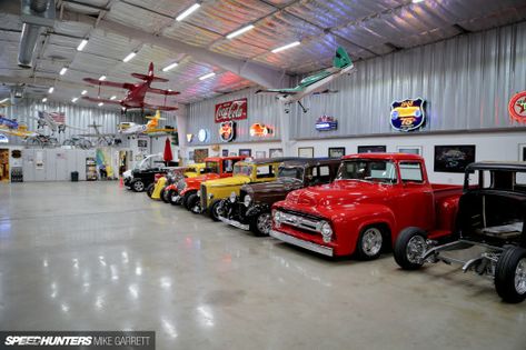 Car Builder>> Don Prudhomme's Snakes Nest Pt1 - Speedhunters Mechanics Garage, Garage Clutter, Car Mechanics, Big Garage, Racing Theme, Garage Workshop Organization, Concept Model, Luxury Garage, Mechanic Garage