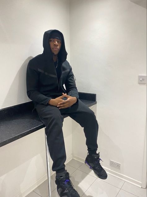 Tech Outfit, Uk Drip, All Black Nikes, Drip Outfit Men, Black Men Fashion Swag, Streetwear Fits, Boys Fits, Pics Ideas, Jordan 6