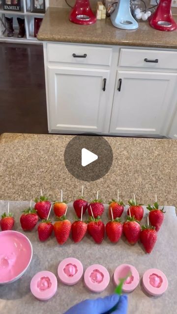 Kori Lowe on Instagram: "Strawberry Chocolate Roses, Strawberry n Cream Mini Cupcakes and Strawberry Macarons- Mother's Day Box as sweet as mom❤️ . . #mothersday #mothersdaygift #mothersdaybox #strawberryroses #bouquet #chocolatecoveredstrawberries #macarons #minicupcakes #korilowesweetlife #happymothersday  #ilovemymom #MothersDay2024" Pie, Chocolate Cover Strawberry’s, Chocolate Covered Strawberries Party Display, Best Chocolate Covered Strawberry Recipe, Bride Chocolate Covered Strawberries, How To Make Chocolate Strawberries, Chocolate Strawberry Roses, Strawberry Party Theme Food, Chocolate Covered Strawberry Roses